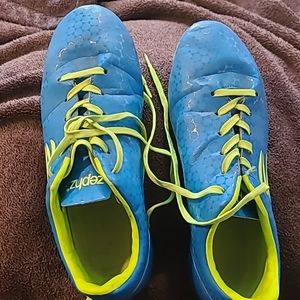 Zephz soccer cleat
